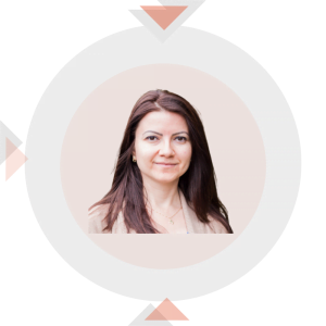Elena Saygo headshot